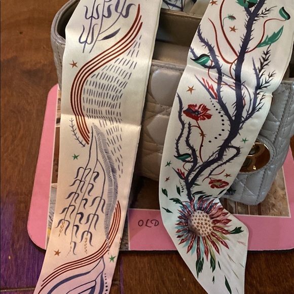 Twilly - Picture 2 of 3